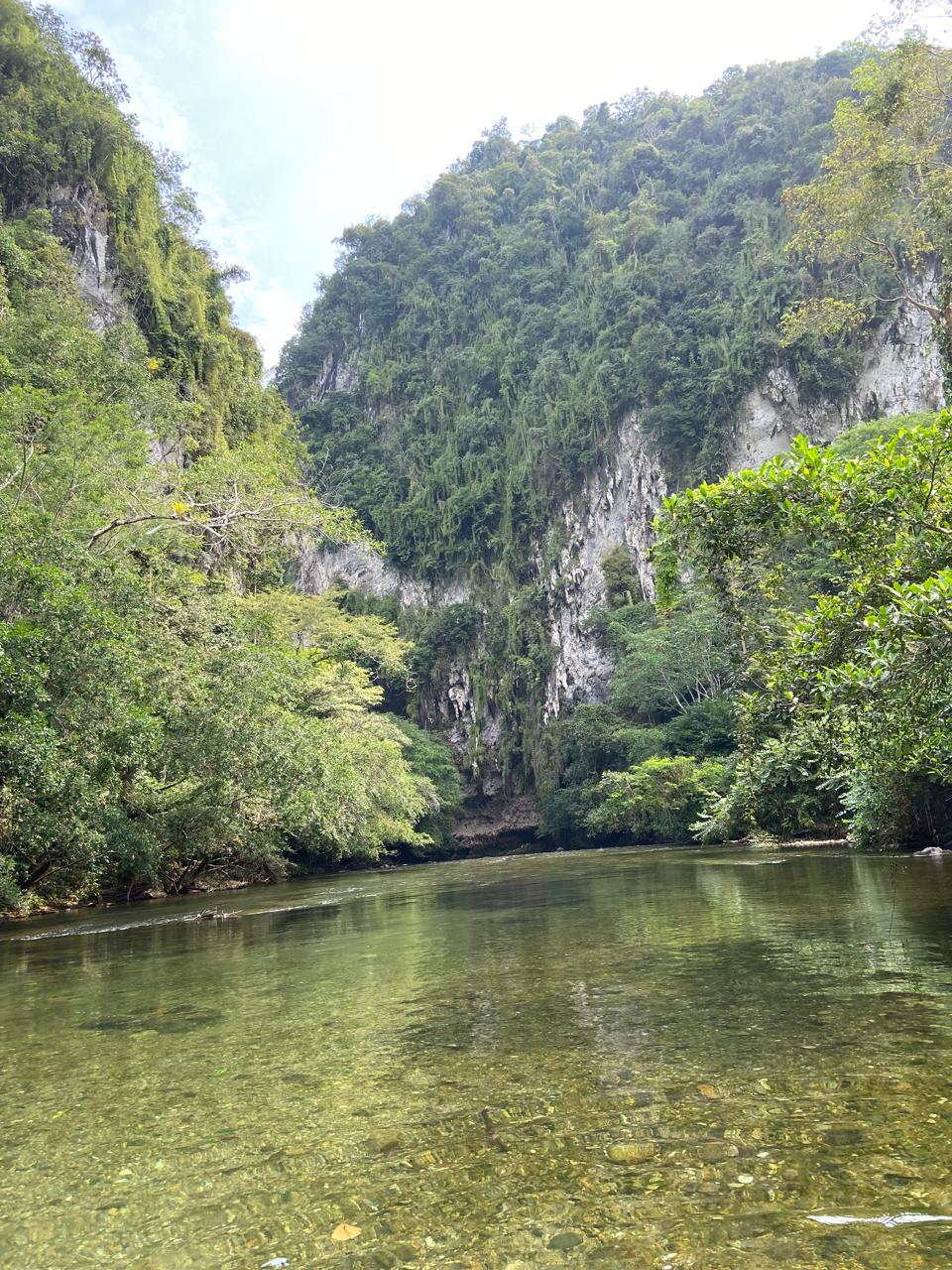 La impresionante Bóveda de Mármol de Río Claro en Doradal, formación kárstica única en Colombia